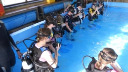 INDOOR SCUBA DIVING POOL